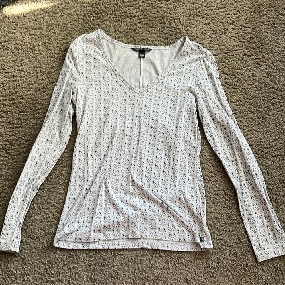 Victoria’s Secret Fox print v neck